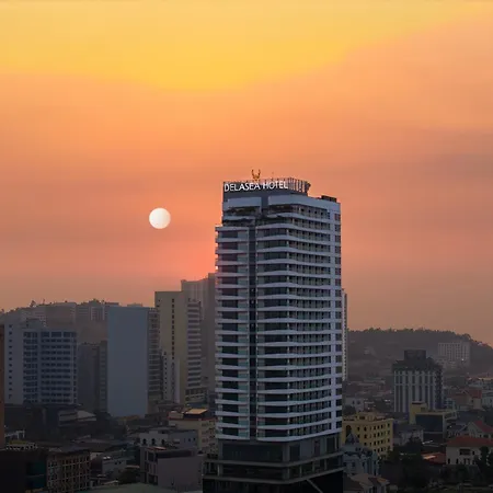 Delasea Ha Long Hotel - Modern Bayview Escape-3