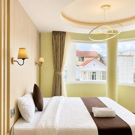 Silent Night Dem Lanh Hotel-2