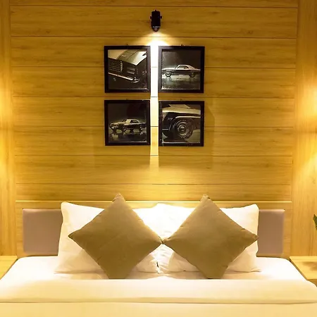 Max Hostel-2