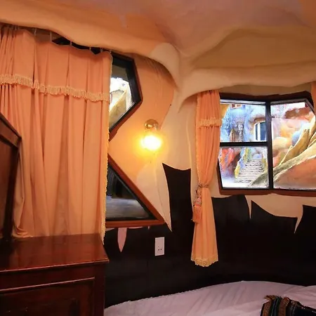 Crazy House-2