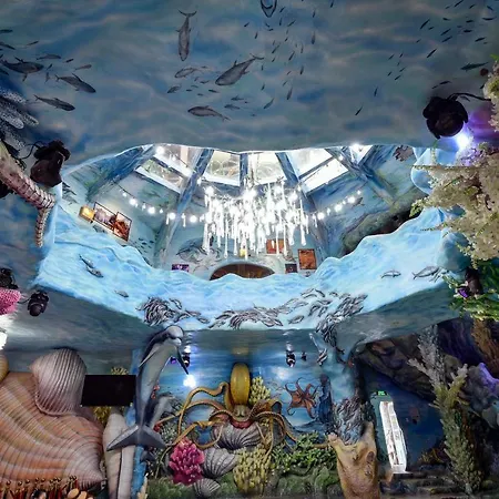 Crazy House-3