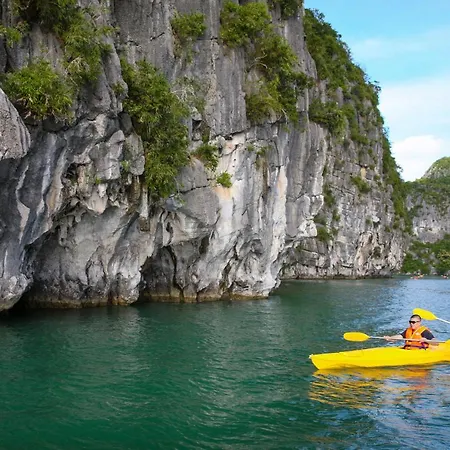 Cat Ba Sandy Beach Resort-3