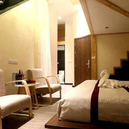 Redpine Condotel-2