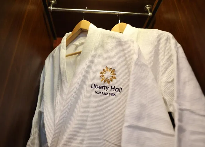 Liberty Hall Tam Coc Hotel & Villa