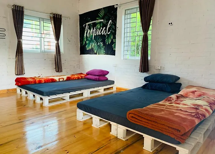 Homestay Nhà Ta