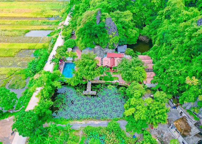 Tam Cốc Central