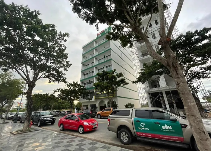 Khách sạn Mặt Trăng - Moon Hotel