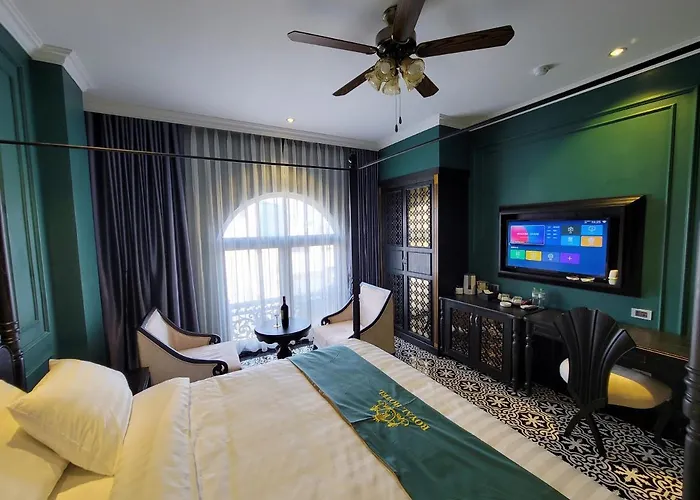 Royal Hotel Mong Cai