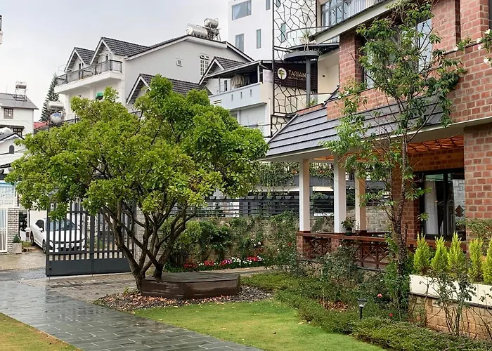 Hoang Loc Villa