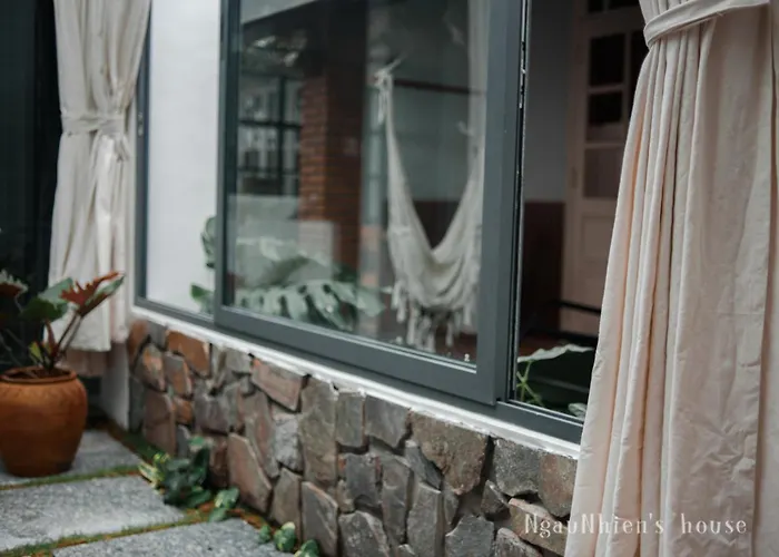 Ngaunhien'S House -