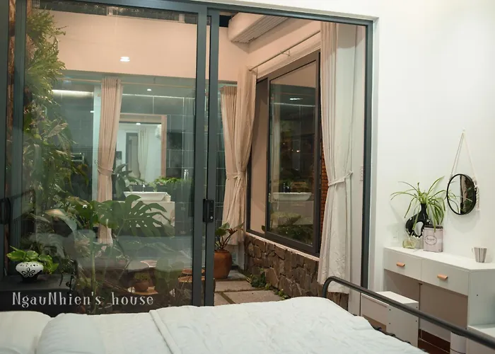 Ngaunhien'S House -