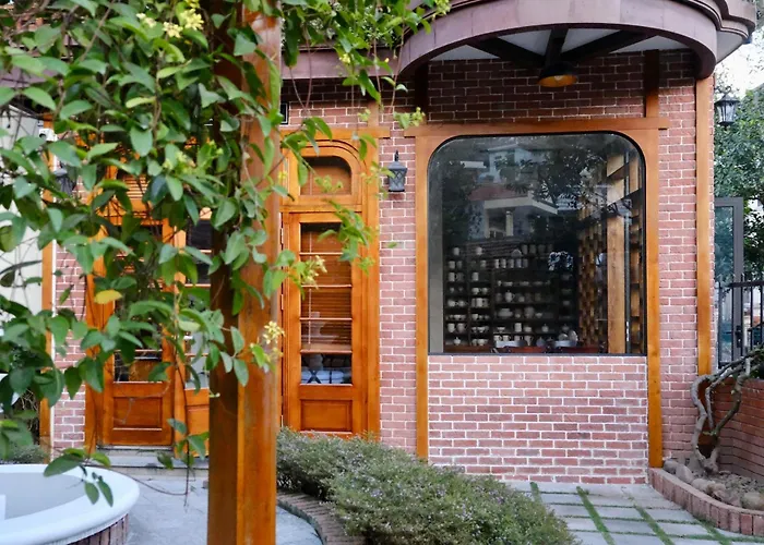 Little Colmar - Homestay & Pottery Studio