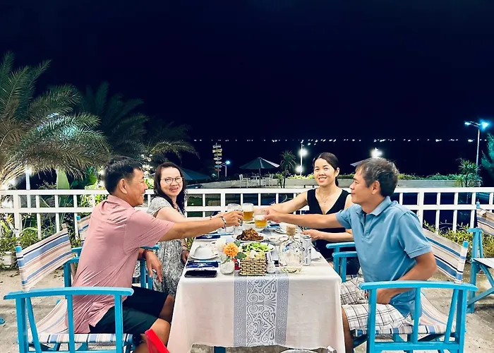 Rubeach Hotel & Rerost Song Cau, Việt Nam
