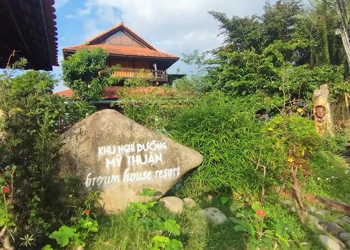 Brown House Resort