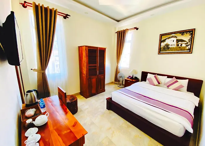 Hoang Quan Hotel