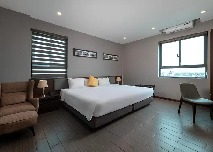 Golden Season Hotel