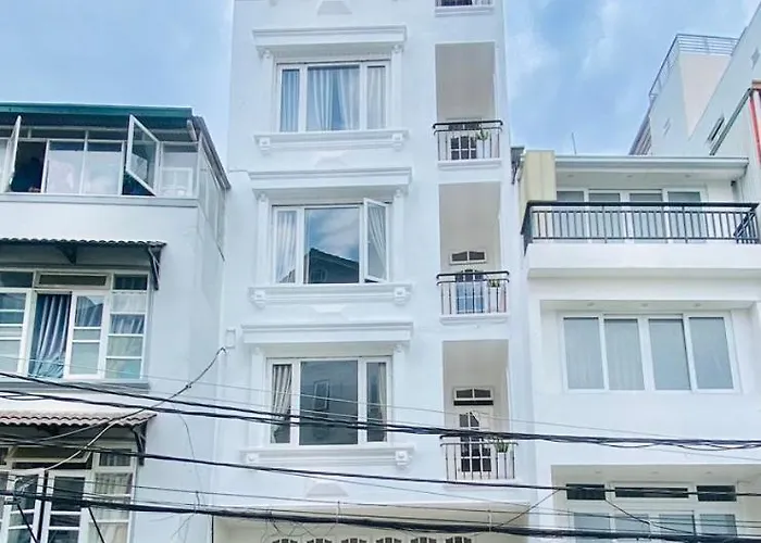 Oyo 1196 Le Vu