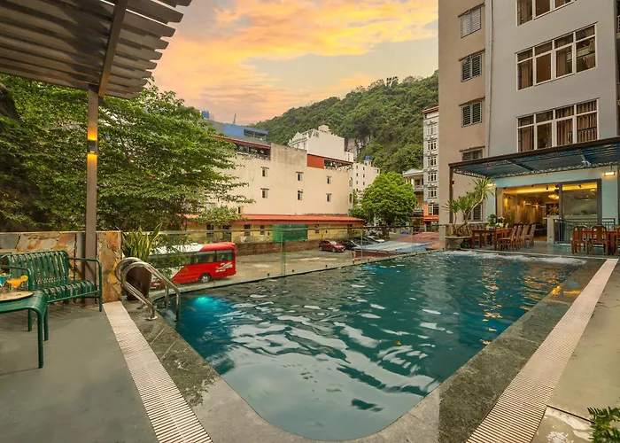 Oversleep Catba & Pool Bar