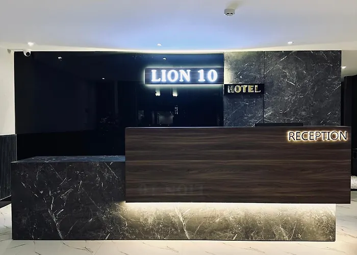 Lion 10 Hotel