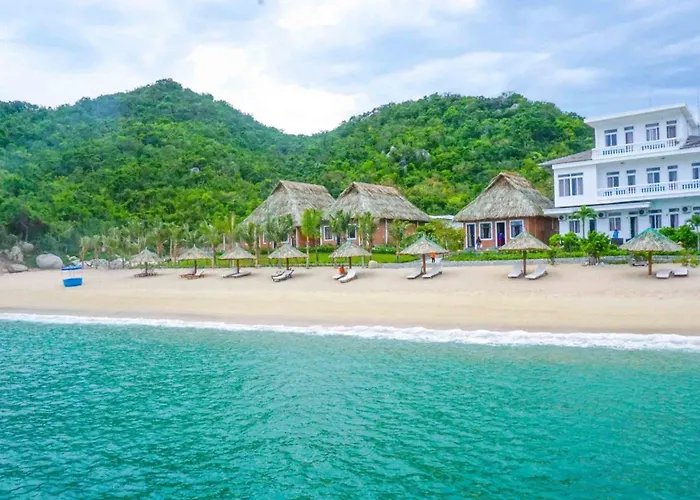Light Coral Island