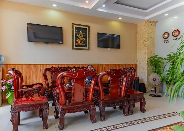 Thi Long Phụng