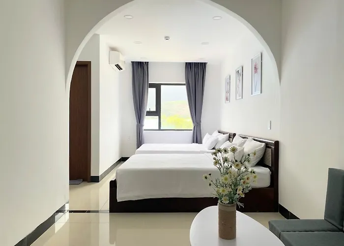 Quang Hưng Hotel