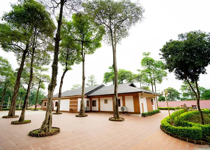 Paragon Resort Ba VI Xom Trong, Việt Nam