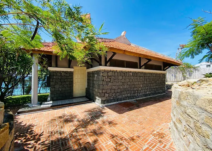 Hon Cau Resort & Restaurant