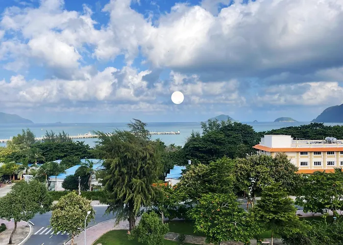 Quang Hưng Hotel