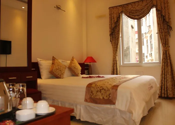 Khách sạn Ánh Sao Hạ Long