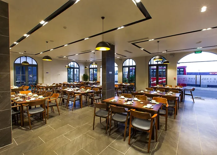 The Twin Hotel