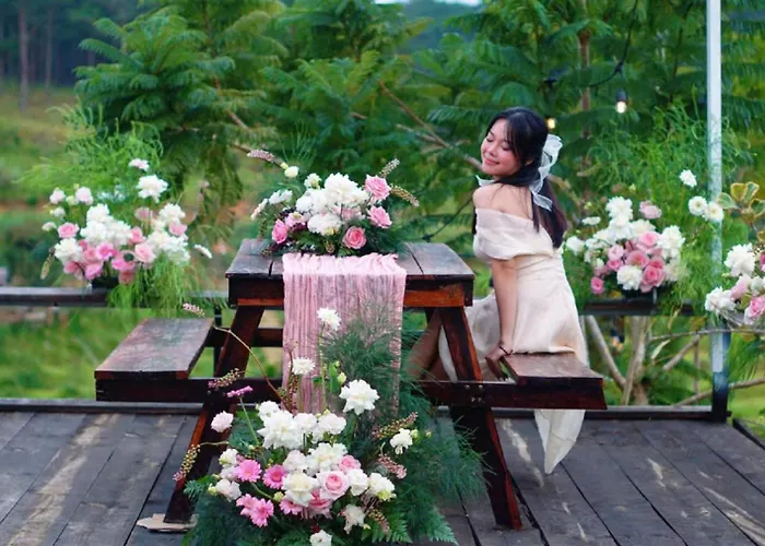 Lưng Chừng House