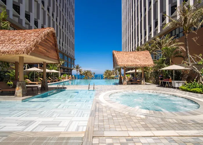 Apec Luxe Escape Sunset Resort