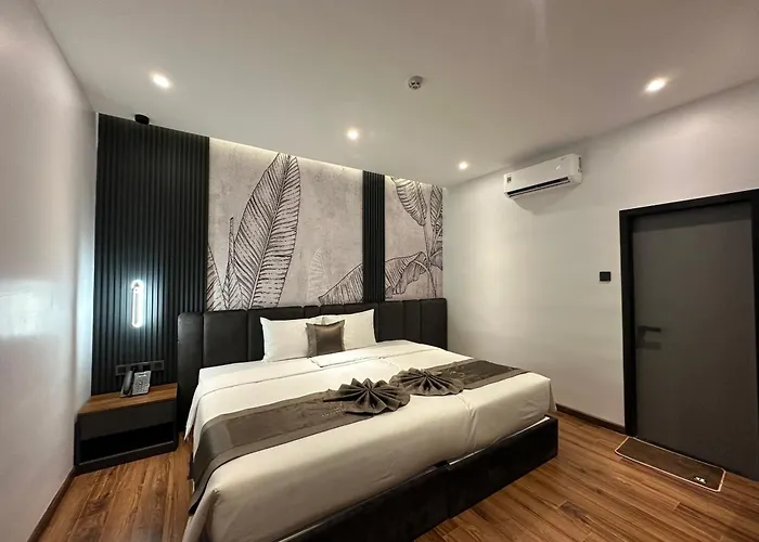Lion 10 Hotel