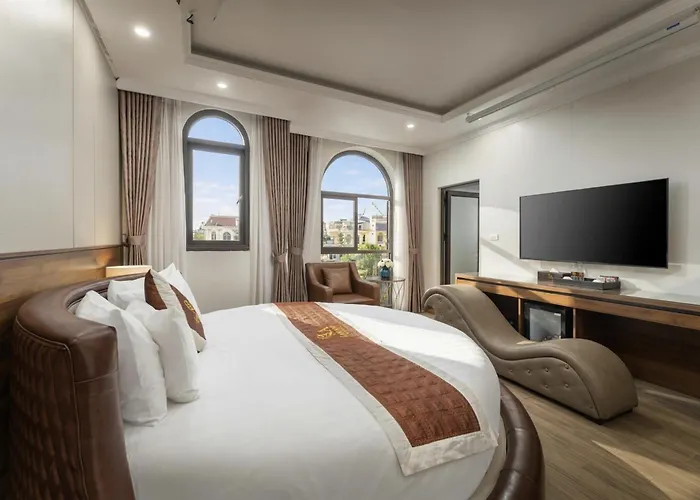 Lam Anh Hotel 5 Him Lam Vạn Phúc