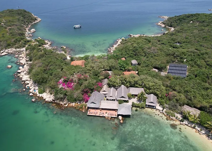 Whale Island Resort Dam Mon, Vietnam