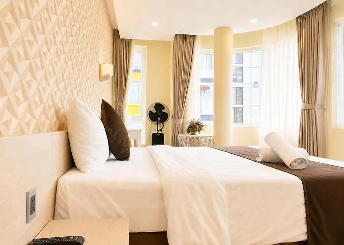 Silent Night Dem Lanh Hotel