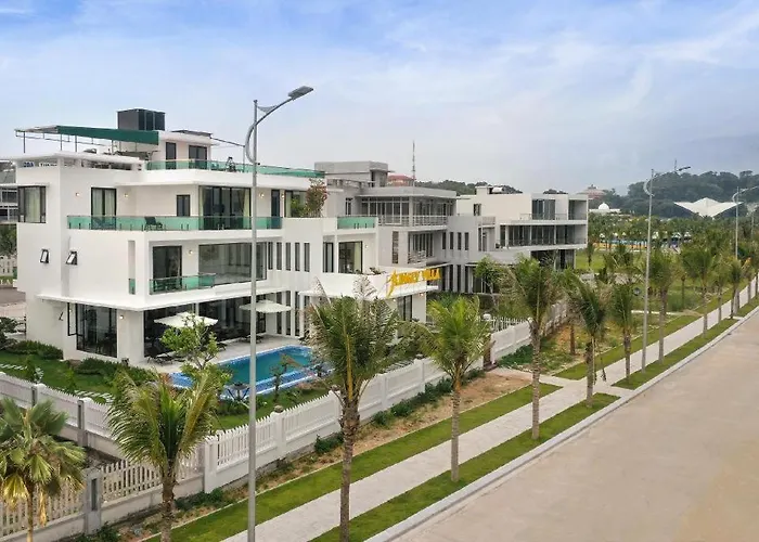Tuan Chau Kingly Villa