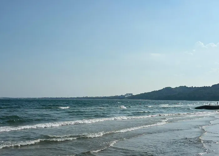 Hon Rom Central Beach Resort