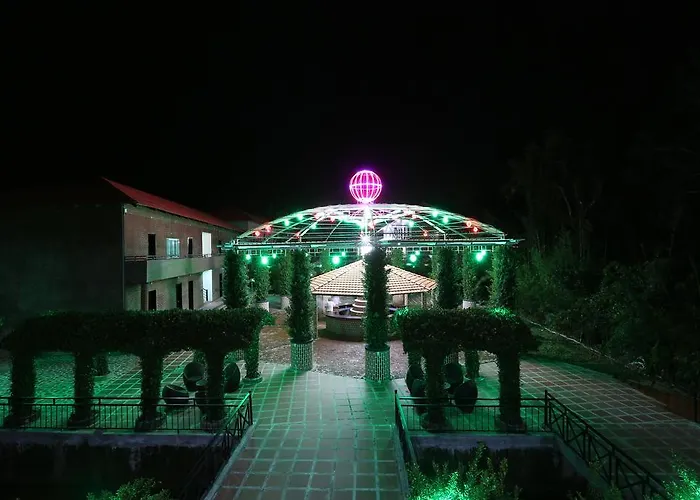 Countryside Garden & Bar