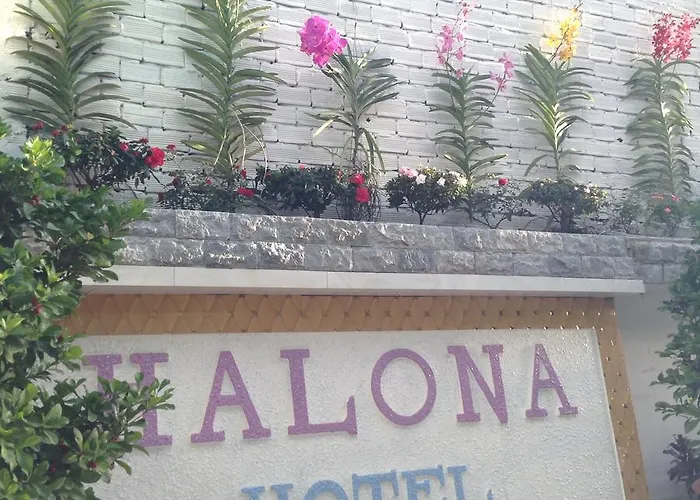 Halona Hotel
