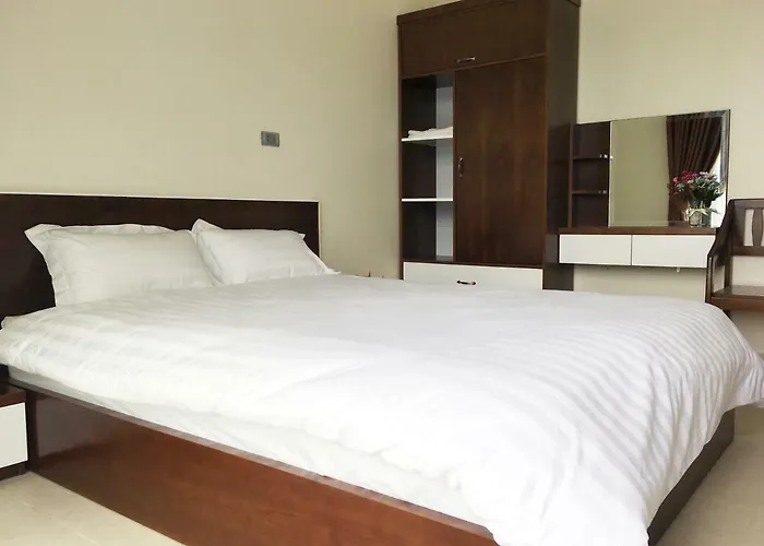 Ben'S Hotel