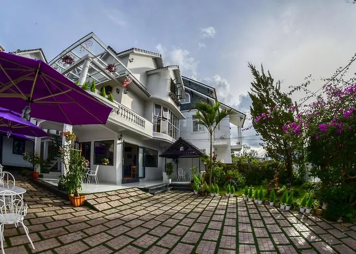 Dalat Hoa Nang Hotel, Việt Nam