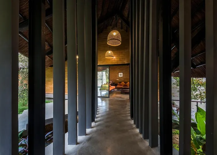 Tomodachi Retreat - Làng Mít
