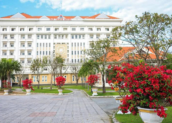 Ban Thach Riverside Hotel & Resort