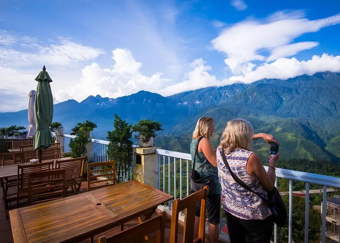 Sunny Mountain Hotel